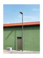 Nicolás Rivas - Street light and green wall