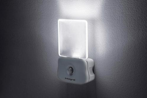 Integral Nachtlamp op batterijen met dag/nacht sensor en..., Huis en Inrichting, Lampen | Overige, Nieuw, Ophalen of Verzenden