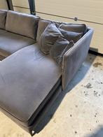 Prachtige grijze velvet hoekbank in perfecte staat, Huis en Inrichting, 250 tot 300 cm, Hoekbank, Zo goed als nieuw, Vierpersoons of meer