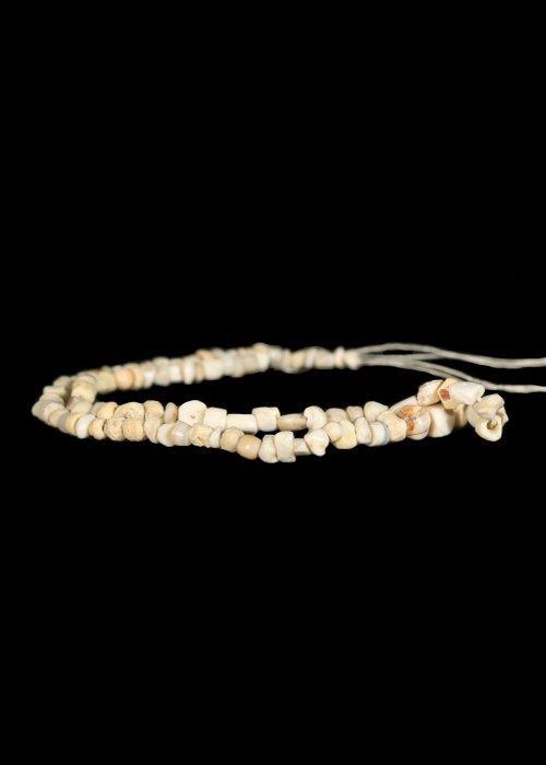 West-Aziatisch White Hardstone en Shell Kralenketting, Antiek en Kunst, Antiek | Overige Antiek