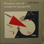Pioniers van de moderne typografie 9789029082921 Spencer, Boeken, Verzenden, Gelezen, Spencer