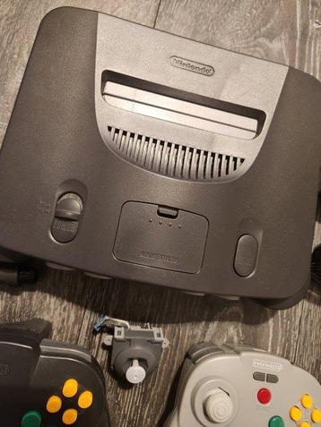 Nintendo - N64 - Nintendo 64 & 2 controllers & 5 Games - beschikbaar voor biedingen