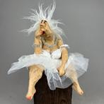 Anna Em - sculptuur, Waiting for the perfect Man. - 25 cm -, Antiek en Kunst