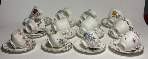 English Bone China floral coffee set for 12 - Kop en schotel, Antiek en Kunst, Antiek | Meubels | Tafels