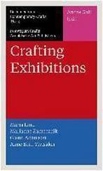 Crafting Exhibitions 9783897904293 Glenn Adamson, Boeken, Gelezen, Glenn Adamson, Maria Lind, Verzenden