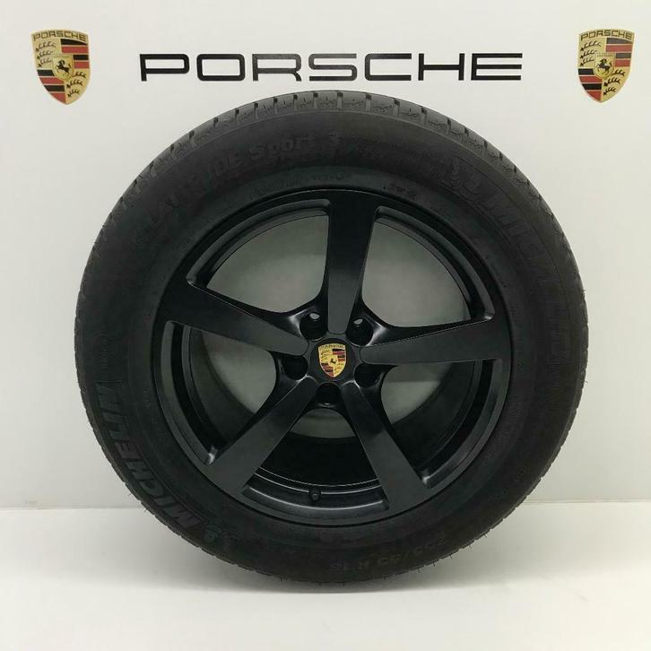 Porsche Macan ORIGINELE 18inch Sport met winterbanden(NIEUW), Auto-onderdelen, Banden en Velgen, 18 inch, Winterbanden, Personenwagen