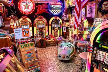 Grote keus Wurlitzer, Rock-Ola, Sound Leisure Jukeboxen beschikbaar voor biedingen