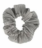 Haarelastiek Scrunchie – Ribbel Stof – Grijs, Sieraden, Tassen en Uiterlijk, Uiterlijk | Haarverzorging, Nieuw