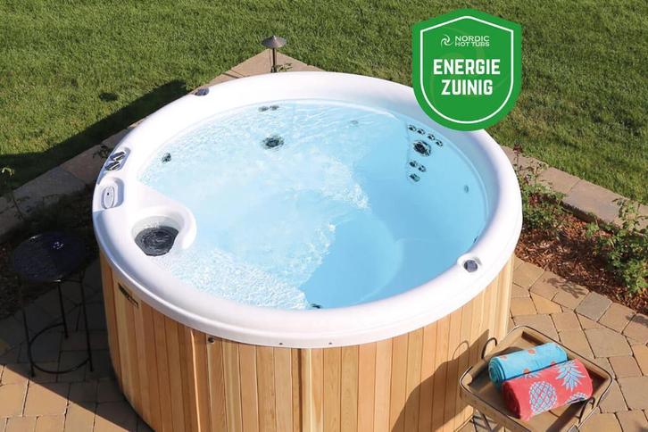 Nordic hottub | Spa | Red Cedar | Energiezuinig | Jacuzzi, Tuin en Terras, Bubbelbaden en Hottubs, Vast, Nieuw, Afdekzeil, Filter