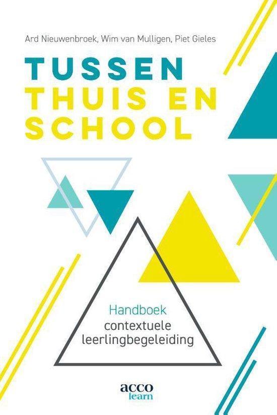9789492398406 Tussen thuis en school | Tweedehands, Boeken, Schoolboeken, Gelezen, Verzenden