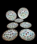 7 handbeschilderde porseleinen borden - Aardewerk - Macau -, Antiek en Kunst