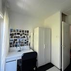 Kamer in een 5-persoons appartement vlakbij Oostplein, Rotterdam, Direct bij eigenaar, Appartement, Rotterdam