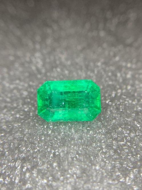 1 pcs  Groen Smaragd  - 5.31 ct - Lotus Gemology - Afghaanse, Sieraden, Tassen en Uiterlijk, Edelstenen