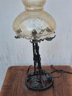 Tafellamp - Glas, IJzer - Oude smeedijzeren lamp, Antiek en Kunst, Curiosa en Brocante