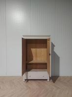 Landelijke klassieke kast, kledingkast, legkast, linnenkast