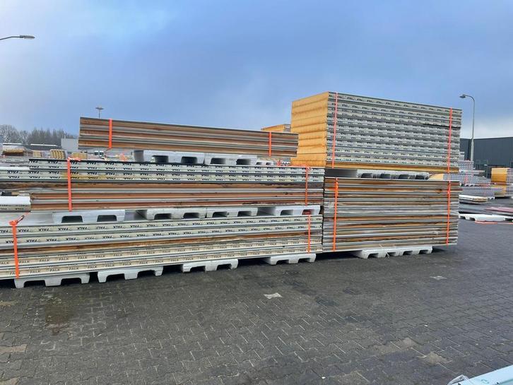 Dakplaten, gevelplaten, sandwich, isolatie B-keus, €12,00/m2, Doe-het-zelf en Verbouw, Platen en Panelen, 100 mm of meer, Zo goed als nieuw