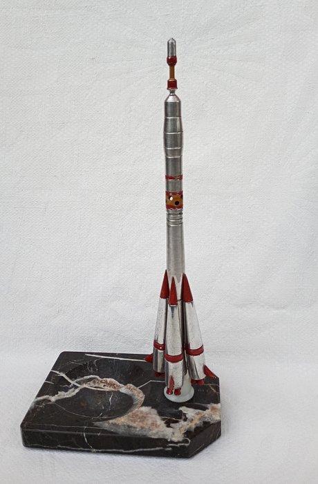 USSR Model van het Soyuz lanceervoertuig - 1970-1980, Antiek en Kunst, Antiek | Wandborden en Tegels