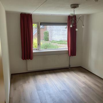 Studio met tuin en tijdelijke woonruimte beschikbaar voor biedingen