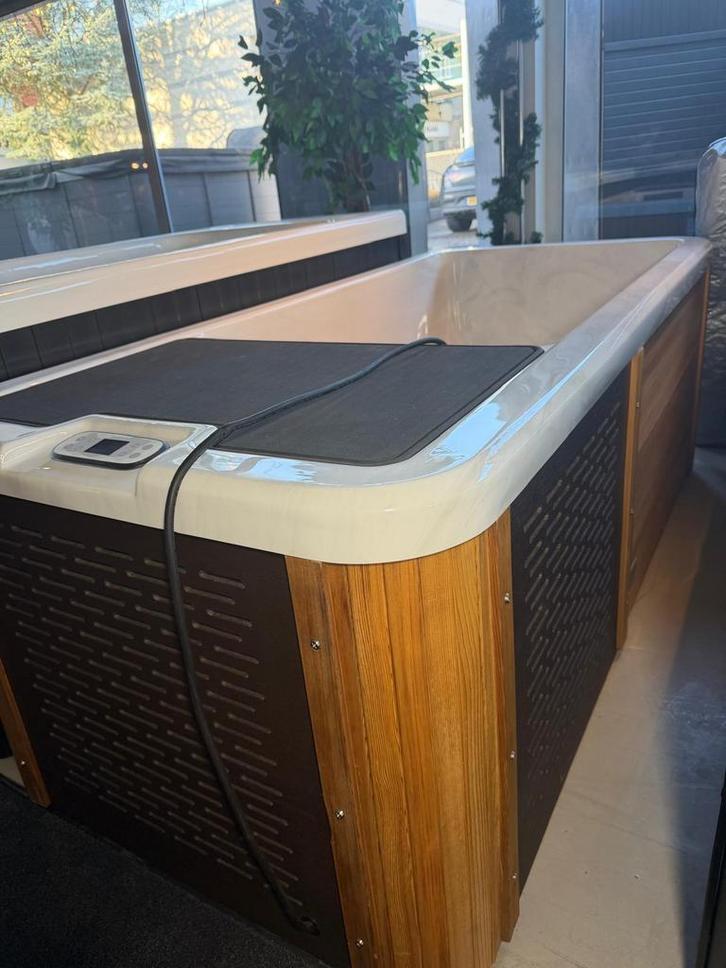 WINTERACTIE – Luxe Showroommodel IJsbad (1 Persoon), Tuin en Terras, Bubbelbaden en Hottubs, Nieuw