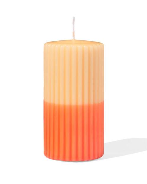 HEMA Stompkaars Ø7x13cm ribbel lichtoranje-oranje, Huis en Inrichting, Woonaccessoires | Kandelaars en Kaarsen, Nieuw, Verzenden