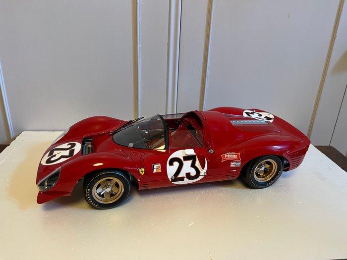 IXO 1:8 - Modelauto - Ferrari 330 P4, Hobby en Vrije tijd, Modelauto's | 1:5 tot 1:12