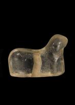 West-Aziatisch Heldere kwarts Zoomorpische amuletkraal, Antiek en Kunst