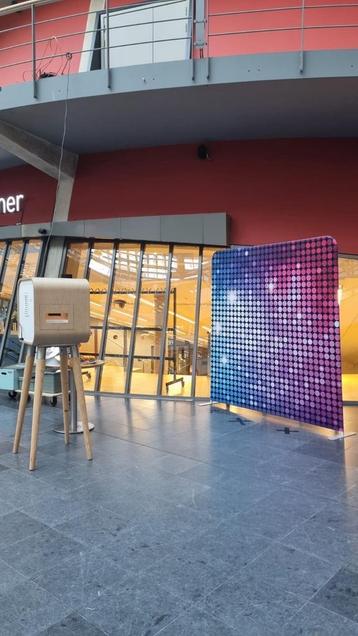 Photobooth Achterwand huren (2,1 x 2,1m) beschikbaar voor biedingen