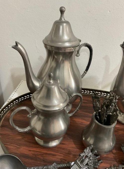 Zuiver Tinnen servies (Rio Tiel Holland) met 18 Tinnen, Antiek en Kunst, Antiek | Keukenbenodigdheden