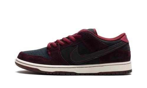 Nike SB Dunk Low Riot Skateshop - Maat 40.5 EU, Kleding | Heren, Schoenen, Ophalen of Verzenden