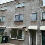 Eengezinswoning met tuin en 3 slaapkamers, Huizen en Kamers, Kamers te huur, 50 m² of meer, Overige regio's