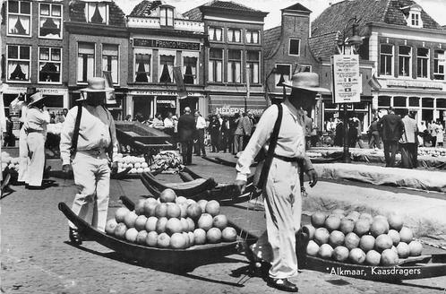 Alkmaar Kaasdragers, Verzamelen, Ansichtkaarten | Nederland, Gelopen, Verzenden