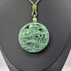 Jade - Handgesneden jadeïeten drakenschild met ketting –