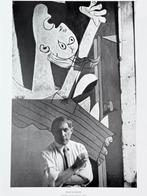 David Seymour - Pablo Picasso devant Guernica, 1937