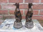 Beeldje - 2 zittende honden - 2 kg (2) - Gepatineerd brons, Antiek en Kunst