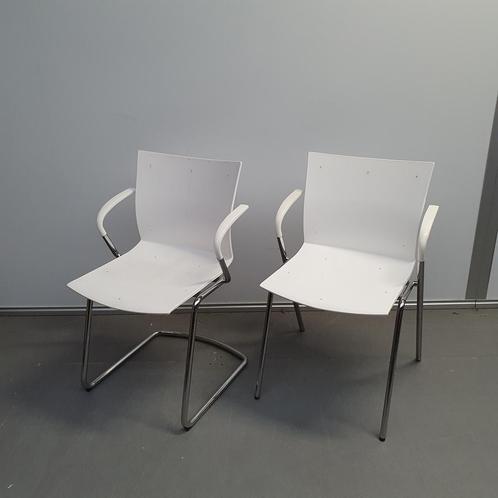 Ahrend witte kunststof kantoorstoel / kantinestoel - sledefr, Huis en Inrichting, Stoelen, Ophalen of Verzenden