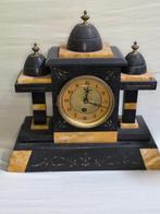 Klok en garnituur set (3) - Marmer - 1850-1900