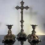 Crucifix (3) - Prachtige set van 2 kandelaars en 1 crucifix