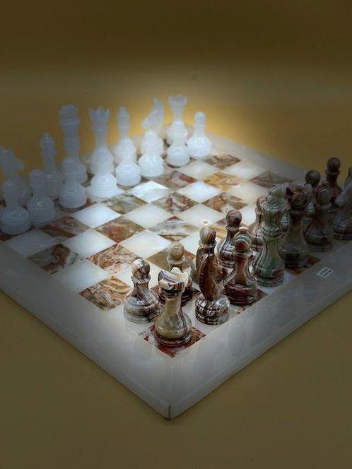 Schaakspel - Luxuriöses Onyx-Schachspiel im edlen Koffer –, Antiek en Kunst, Curiosa en Brocante