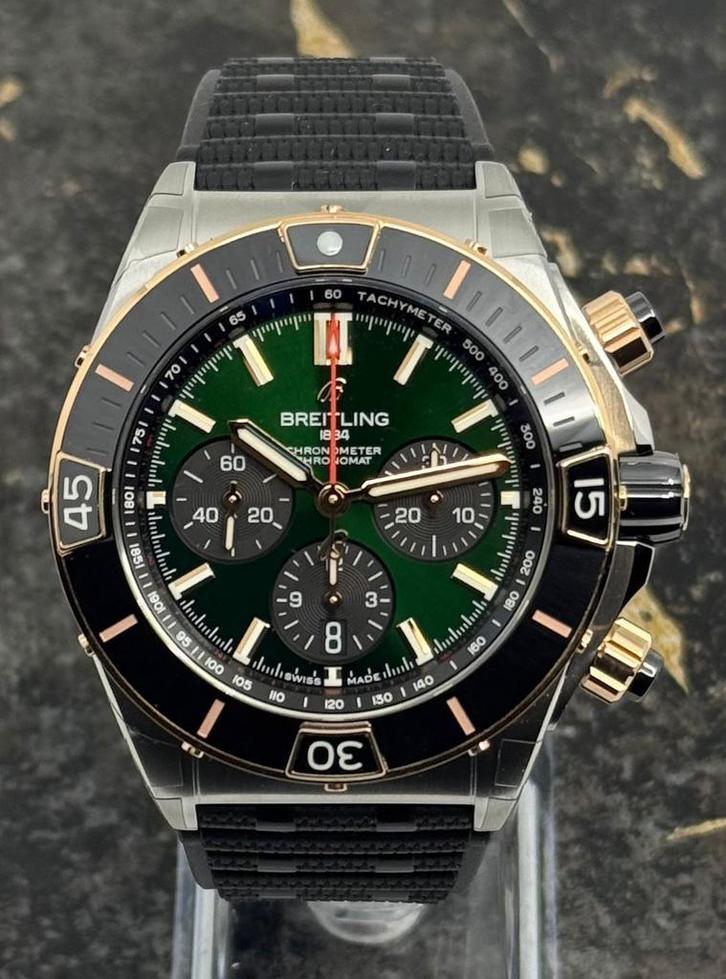 Breitling	Super Chronomat B01 44mm - Gold - Green Dial, Sieraden, Tassen en Uiterlijk, Horloges | Heren, Polshorloge, Nieuw, Breitling
