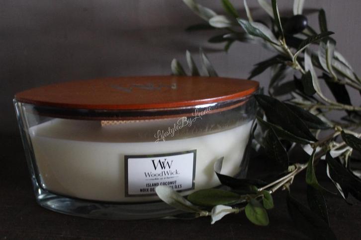 WoodWick Island coconut ellipse, Huis en Inrichting, Woonaccessoires | Kandelaars en Kaarsen, Nieuw, Ophalen of Verzenden