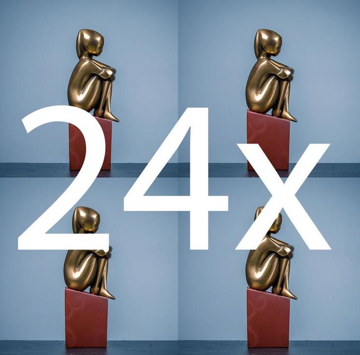 24 beelden van een vrouw in hurkzit - Agile, Antiek en Kunst, Curiosa en Brocante, Ophalen of Verzenden