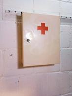 Medicijnkastje - EHBO-kast - Staal, Antiek en Kunst