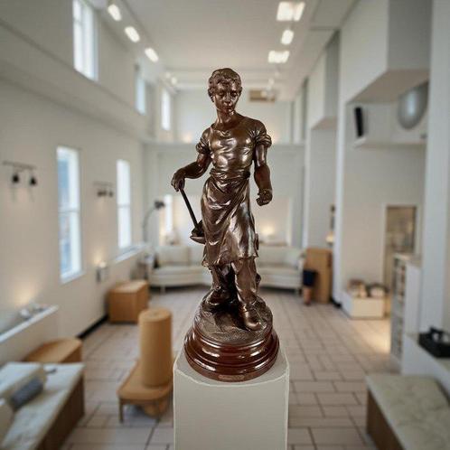 Julien Caussé (1869–1914) - sculptuur, Forgeron - 65 cm -, Antiek en Kunst, Antiek | Keramiek en Aardewerk