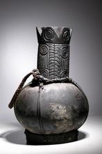 Zeldzame trofee Ngu - Bamoun - Kameroen