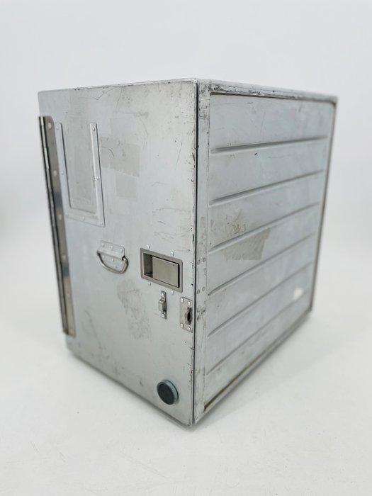 Driessen Aviation - TUI Group - Container - Thomason Fly, Antiek en Kunst, Antiek | Wandborden en Tegels