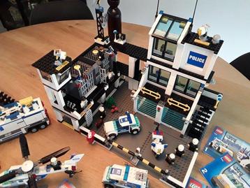 Lego Set - City - Politie - 7744 - 7743 - 7741 - 7235. beschikbaar voor biedingen