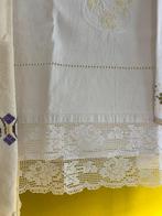 Asciugamani - Iniziali A.T. - met de hand geborduurde, Antiek en Kunst