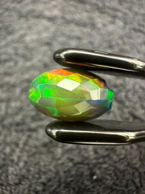 Opaal Cabochon- 0.53 g, Verzamelen, Mineralen en Fossielen