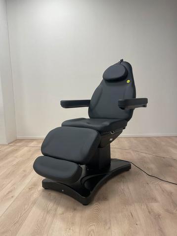 Elektrische behandelstoel | Nieuw in doos beschikbaar voor biedingen