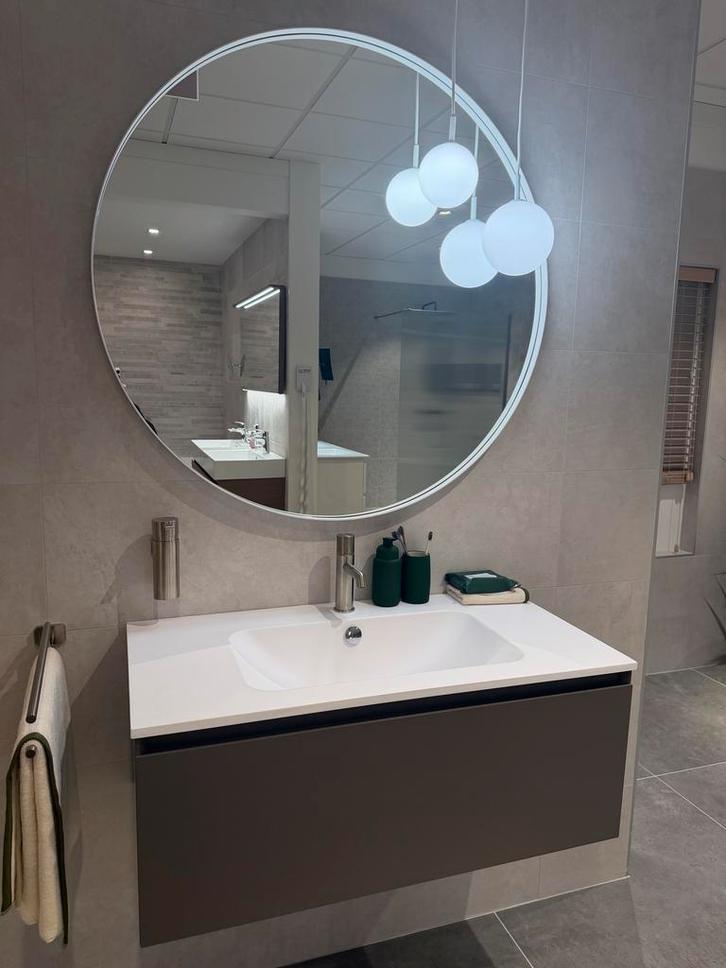 Badmeubel 90cm met RVS look kraan en ronde spiegel - 0009, Huis en Inrichting, Badkamer | Badkamermeubels, Wastafelkast, Nieuw